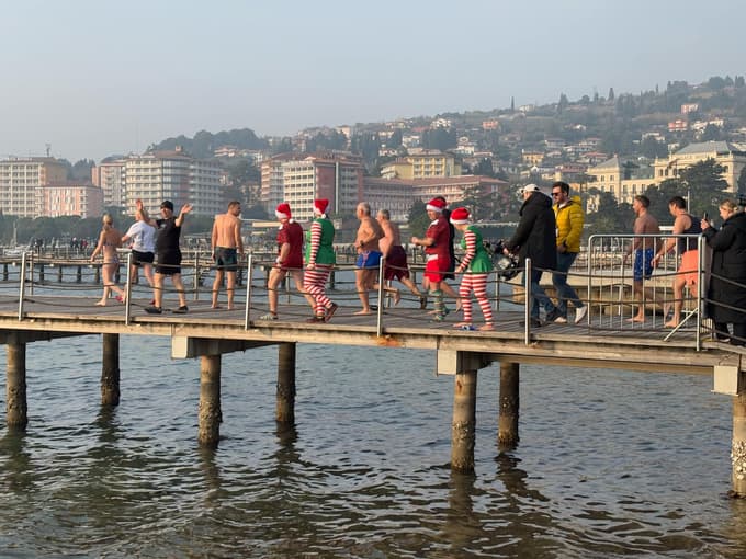 Zanimanje za skok v morje na prvi dan v letu narašča. 