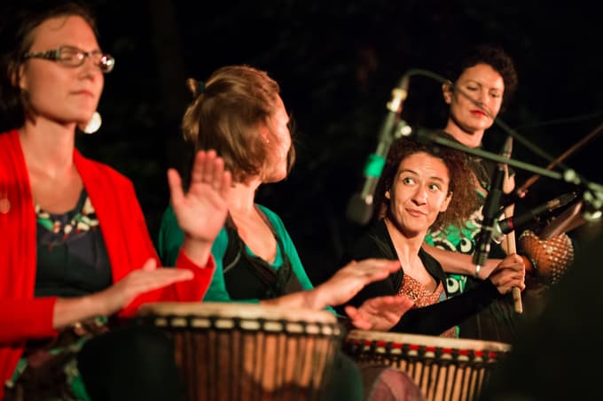 Tina Sovič vodi tudi projekt Maribum Afriqui, ki je "ambasador" spodbujanja stika z lastno kulturo in spoznavanja tujih, oddaljenih kultur.