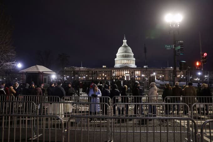 (FOTO) Na Kapitolu se poslavljajo od pokojnega Carterja