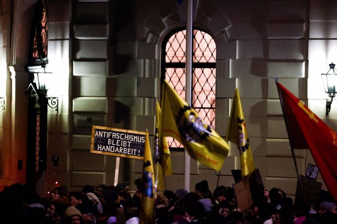 (FOTO) V več mestih v Avstriji protesti proti oblikovanju vlade pod vodstvom svobodnjakov