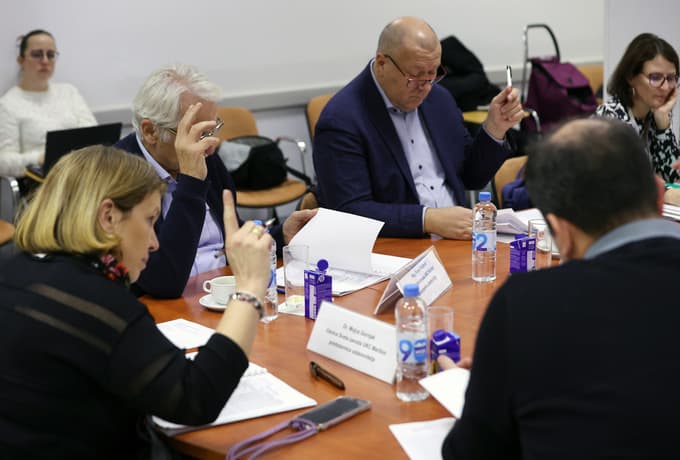 Seja sveta UKC Maribor: Izguba v UKC že skoraj 14-milijonska