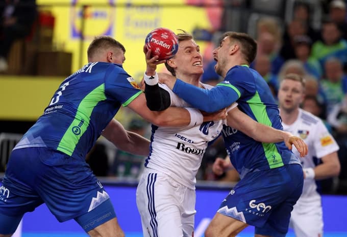 (FOTO) Neprepoznavni Slovenci prejeli islandsko klofuto in si priprli četrtfinalna vrata