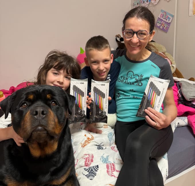 Družinski pes Hector, hči Frida, sin Edvard in mamica – dr. Vesna Kaloh