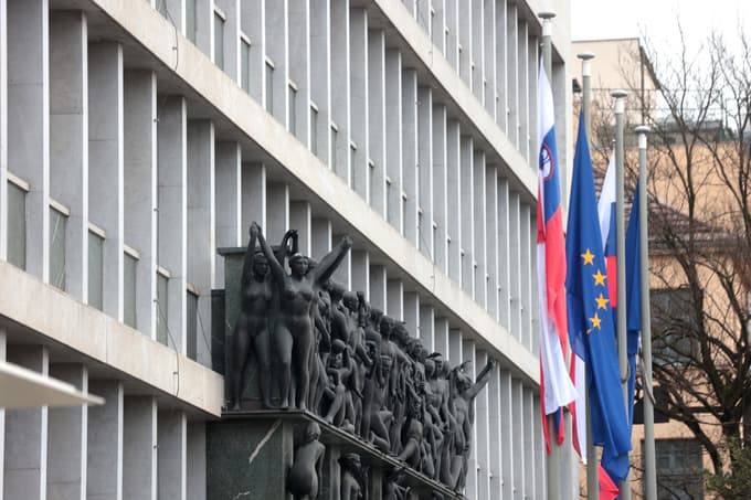 (IZJAVA) O zasuku politik Evropske unije od trajnostnega razvoja k oboroževanju