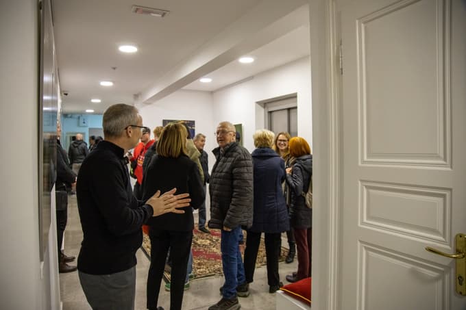 V Dvorcu Bukovje razstavljata Tomo Jeseničnik in Aleš Mlačnik