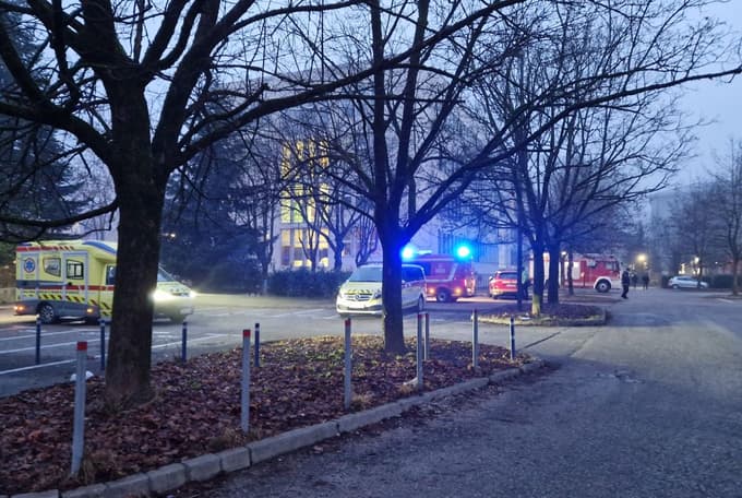 (FOTO) Zagorelo v dijaškem domu na Poljanski cesti: Skakali iz doma, požarni alarm se ni oglasil, ker ga ni