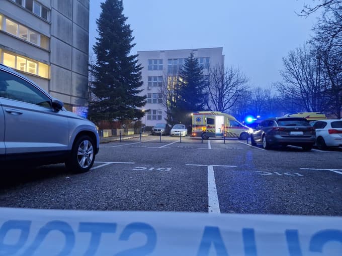 (FOTO) Zagorelo v dijaškem domu na Poljanski cesti: Skakali iz doma, požarni alarm se ni oglasil, ker ga ni