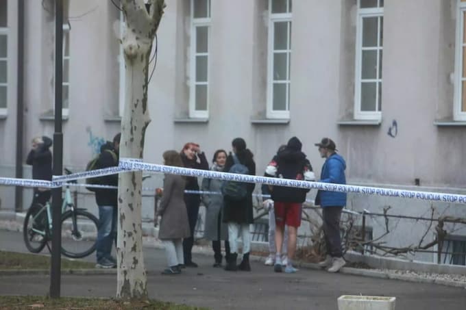 (FOTO) Zagorelo v dijaškem domu na Poljanski cesti: Skakali iz doma, požarni alarm se ni oglasil, ker ga ni