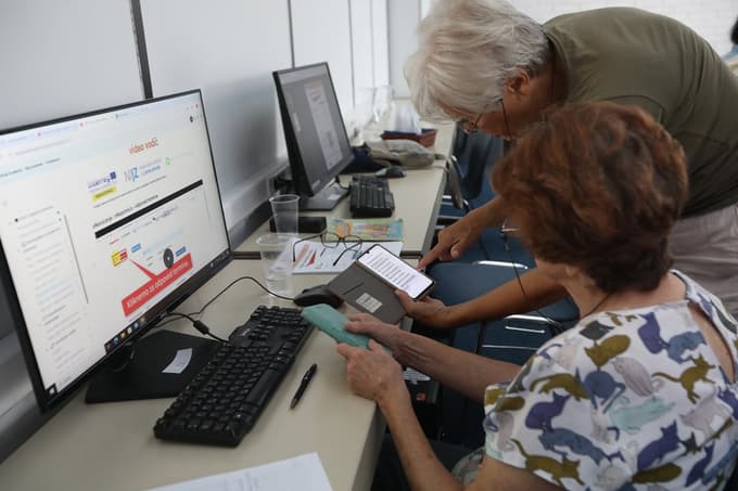 V Mariboru ponovno na voljo brezplačni začetniški in napredni tečaji digitalne pismenosti