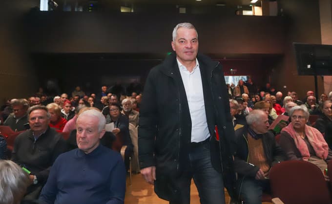 Če je omejitev 30, vas to stane največ 20 sekund vašega časa, je na zboru v Kamnici poudaril župan Saša Arsenovič, a mnenja krajanov ni spremenil.