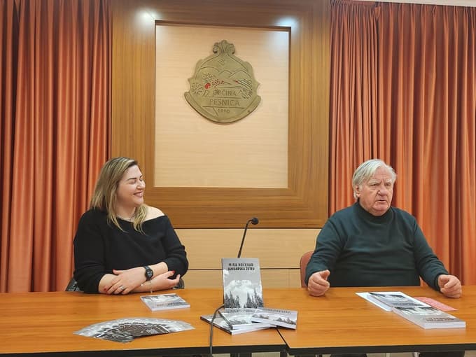 Mika Hočevar in Tone Partljič sta predstavila prvenec Hočevarjeve Januarska žetev.