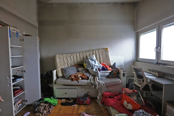 (FOTO) Po požaru sedemčlanska družina ostala brez vsega. Kako začeti znova?