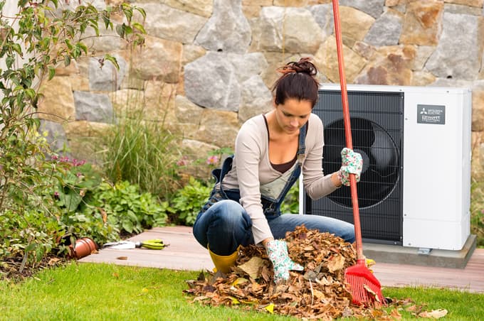 Varčno delovanje toplotnih črpalk Mitsubishi Electric s funkcijo »Auto adapt«.