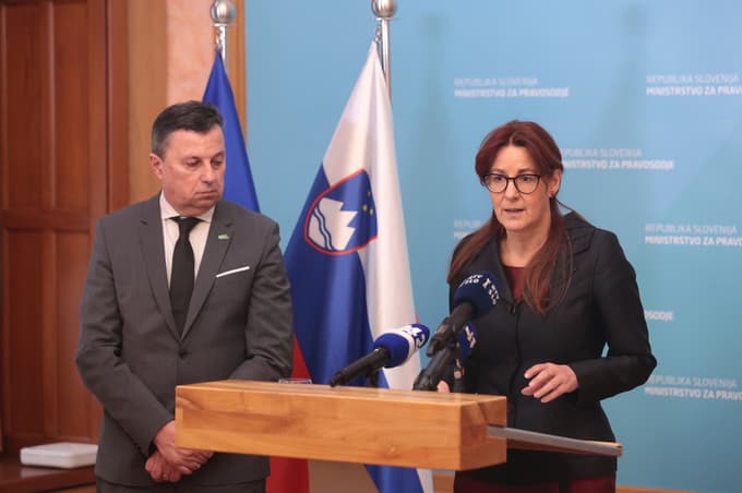 Ministrica za pravosodje Andreja Katič in generalni direktor URSIKS Bojan Majcen nejevoljo zaposlenih v zaporih razumeta.