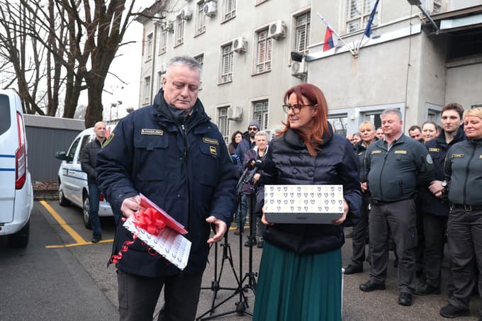 Ministrica Andreja Katič med pravosodnimi policisti