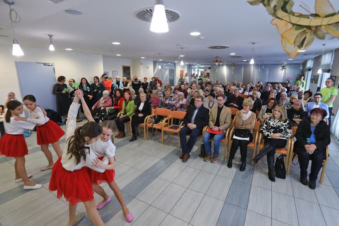 (FOTO) Dom pod gorco je praznoval 14. rojstni dan: Kaj si želijo?