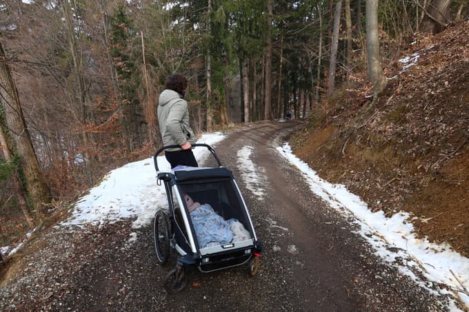 (FOTO) V Kamnici na pohodu Na noge za družino v stiski zbrali skoraj 5500 evrov
