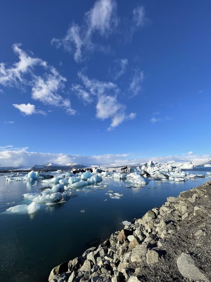 Ledeniška laguna Jökulsárlón je eden od mnogih biserov islandske pokrajine.