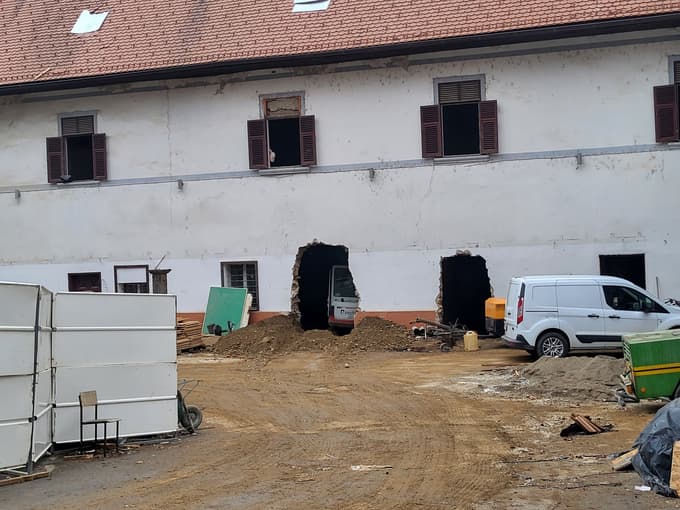 Ohranili bi radi glavni vhod v pritličju, kjer bo v neposredni bližini recepcija muzeja.