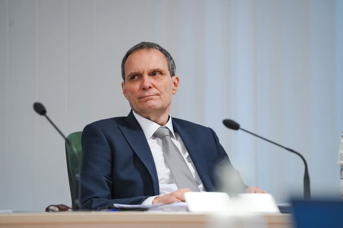 Zavod za pokojninsko zavarovanje: Papež čaka še soglasje vlade, do zdaj so ga potrjevale tako leve kot desne