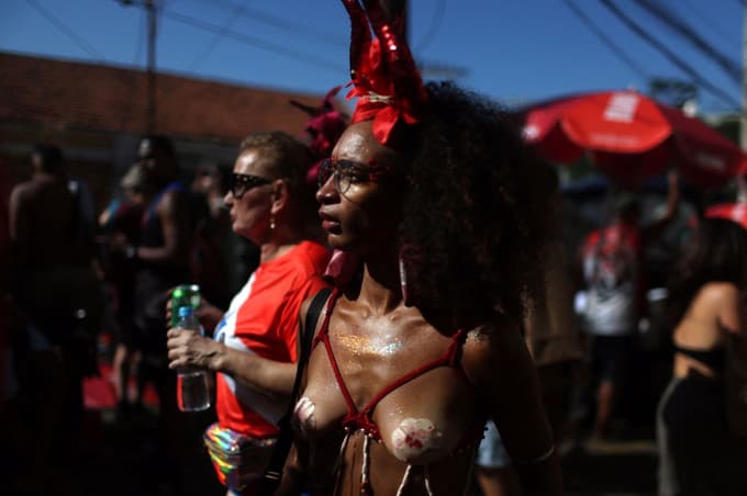 (FOTO) V Riu de Janeiru se je začel največji pustni karneval na svetu!