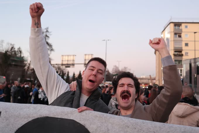 (FOTO) Protest na Magistratu proti Jankovićevi podpori Vučiću: "Ljubimo študente"