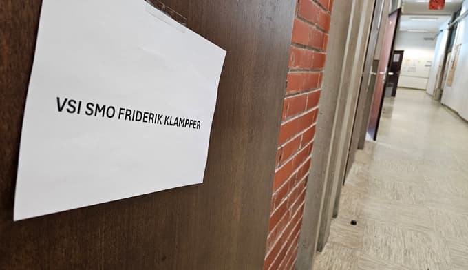 (POLEMIKA) Boris Vezjak o primeru Klampfer in filozofski fakulteti: Objavljaj ali pa boš odpuščen