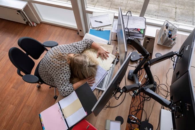 Vas muči skrita depresija, četudi vas šefi v službi obožujejo? Odgovorite si na teh 5 zelo iskrenih vprašanj