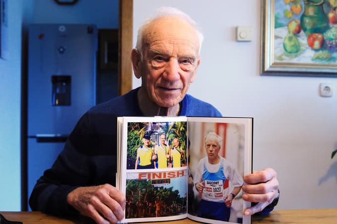 Svoje uspehe skrbno beleži.