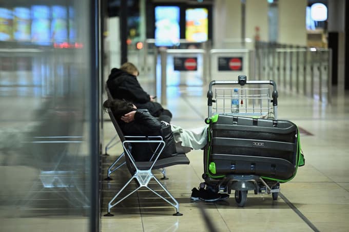 (FOTO) V Nemčiji zaradi stavke na letališčih odpovedanih več tisoč letov