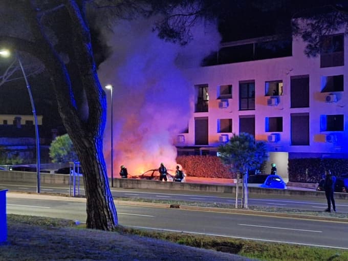 (FOTO) Z BMW-jem se je pripeljala na parkirišče, potem pa ...