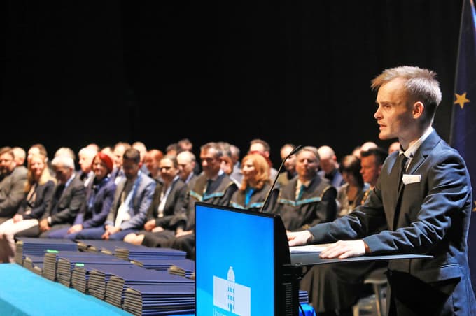 (FOTO) Fakulteta za strojništvo podelila 167 diplomskih listin na slavnostni prireditvi v SNG Maribor