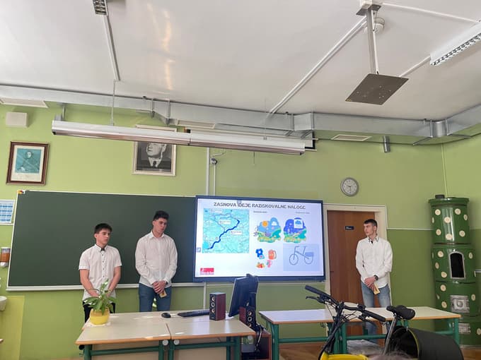 Srednja šola Ravne na Koroškem, mladi raziskovalci, dijaki, Ravne na Koroškem