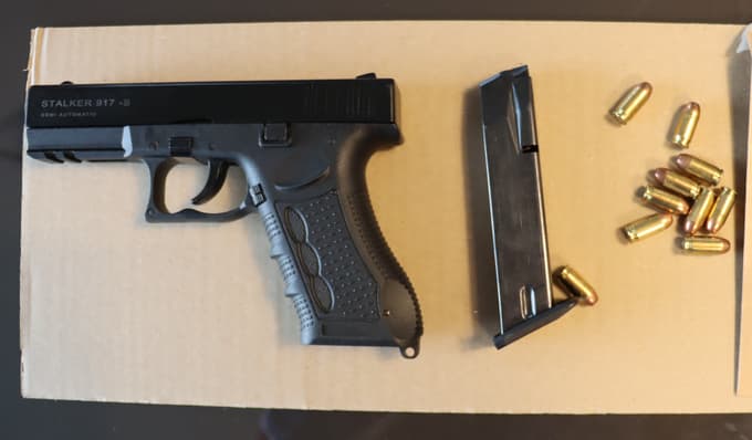 Policisti so zasegli tudi orožje