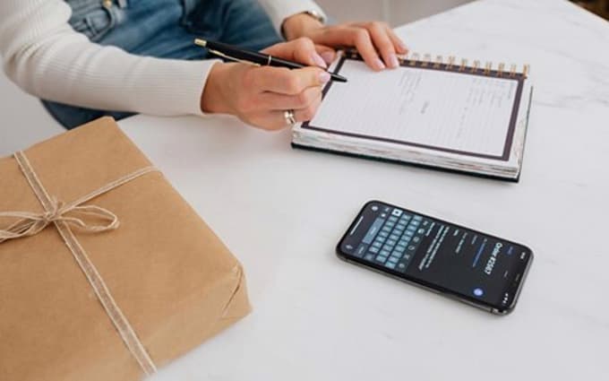 Stres, roki, pritiski. Pozitivno presenetite (so)delavce zdaj, ko to najmanj pričakujejo – in najbolj potrebujejo.