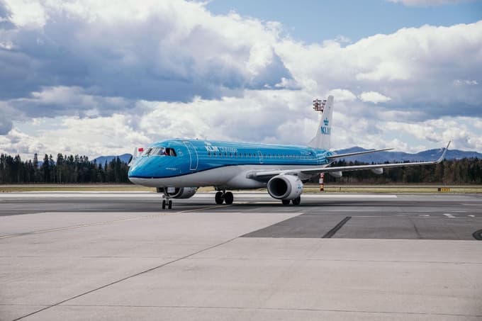 (FOTO) Na ljubljanskem letališču pozdravili let družbe KLM iz Amsterdama