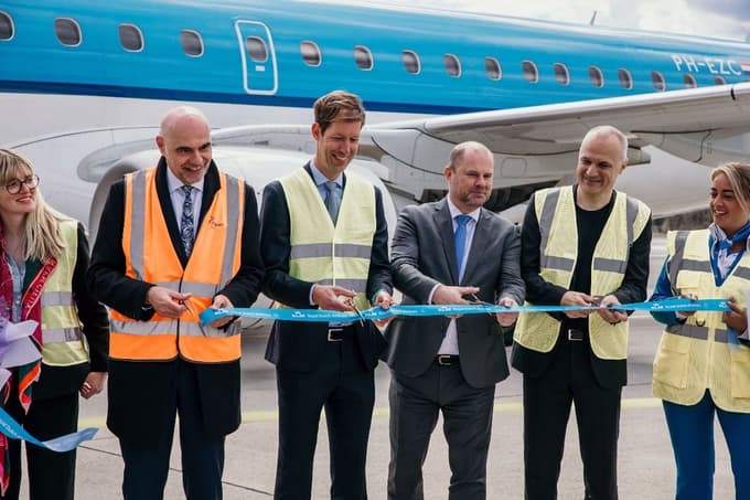 (FOTO) Na ljubljanskem letališču pozdravili let družbe KLM iz Amsterdama
