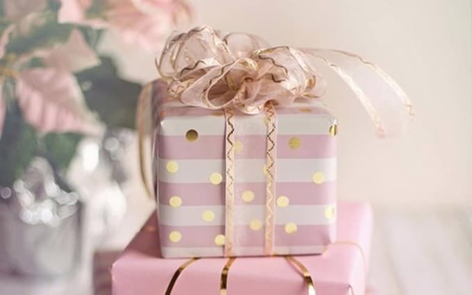 Ideje za darila – ultimativni seznam 300 idej za vsako priložnost!