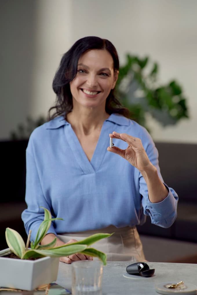 Neuroth predstavil lastno blagovno znamko slušnih aparatov Viennatone