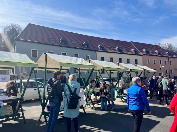 (FOTO) Dan za spremembe na Ravnah: Svet brez prostovoljstva bi bil manj barvit