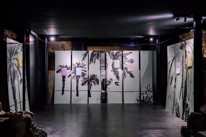 Utrujene palme pod Minoritsko cerkvijo