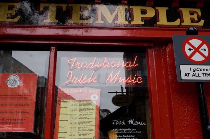 Temple slovi tudi po dobri domači glasbi.   