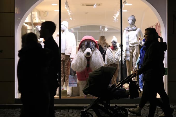 (POGLED) Klara Napast, učiteljica: Zakaj se vse bolj tresejo zidovi šol (in družbe)