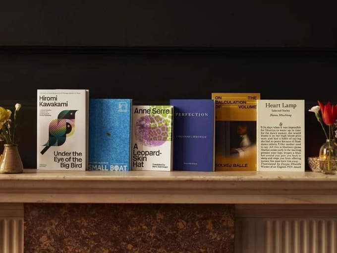 Dobitnika 50.000 funtov (približno 57.000 evrov) vredne nagrade, ki si jo razdelita avtor in prevajalec, bodo razglasili 20. maja.