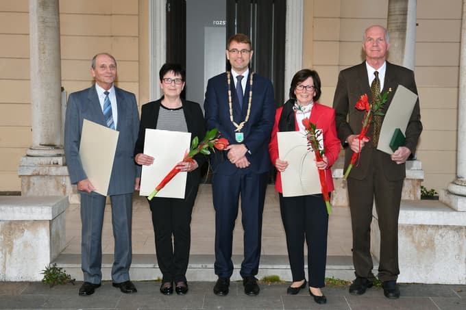 (FOTO) Na Ravnah podelili najvišja občinska priznanja. Kdo so nagrajenci?