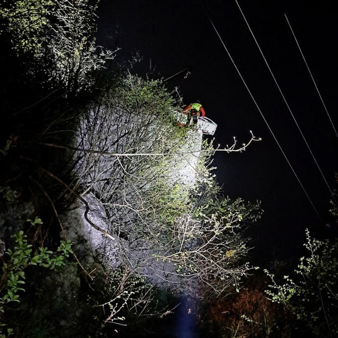 (FOTO) Tragična nesreča: Izgubil ravnotežje, padel v prepad in podlegel poškodbam