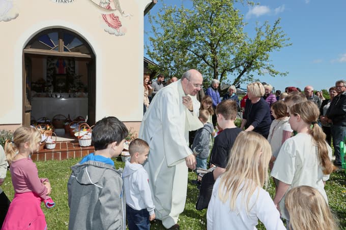 Še posebej živahno je bilo ob Cehnerjevi kapeli v Zgornji Velki.