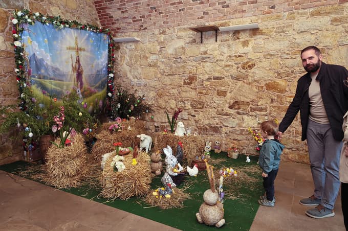 Sv. Trojica v Slovenskih goricah - Klet samostana - Verstva - Cerkveni prazniki - Velikonočni prazniki - razstava pirhov - Ilustracija - Tematika - pirhi - Prazniki -