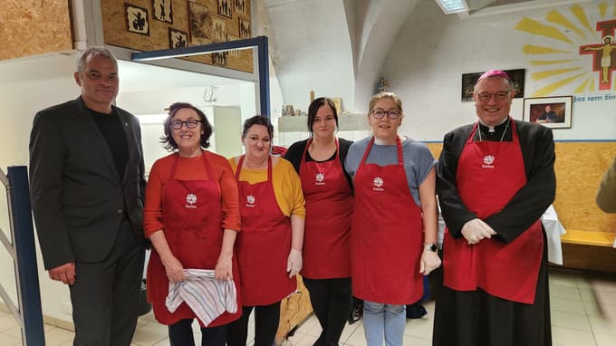 Vsak dan postrežejo sodelavci Nadškofijske Karitas 60 ljudi. 