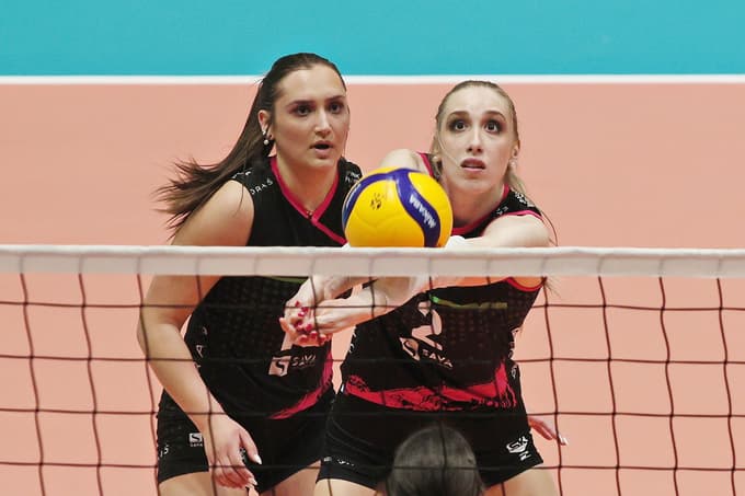 Od Nike Jularić, levo, in Klare Milošič lahko tudi v letošnji sezoni pričakujemo dobre igre.